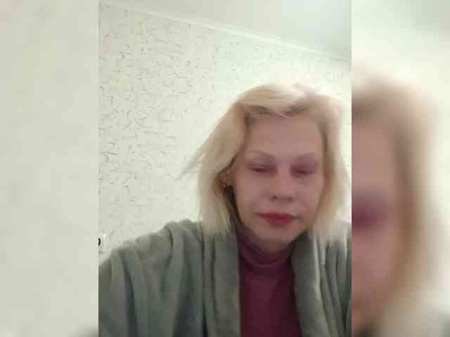 JulieSilver's webcam live show
