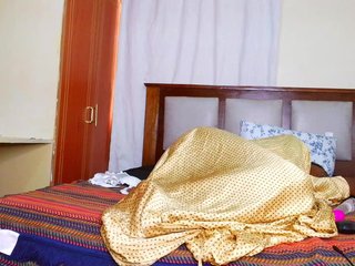 Pretty-Titties's Live Webcam