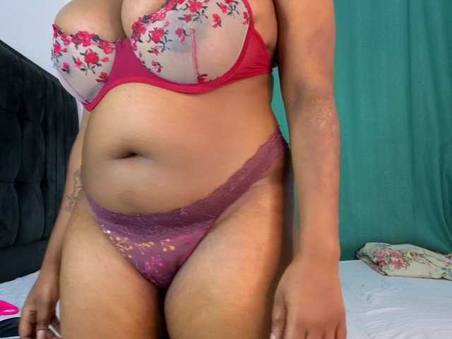 Pretty-Titties live cam on BongaCams