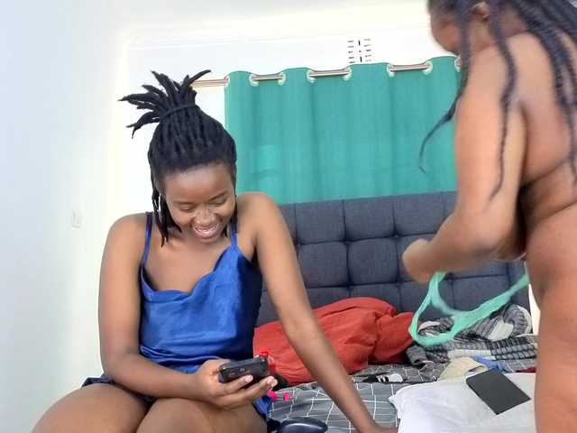Pretty-Titties live webcam show