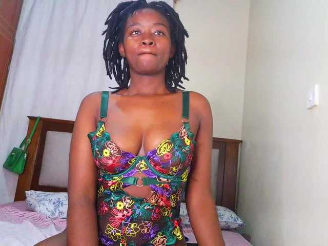 Pretty-Titties live cam on BongaCams