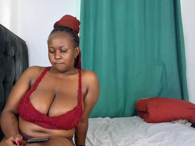 Pretty-Titties live cam on BongaCams