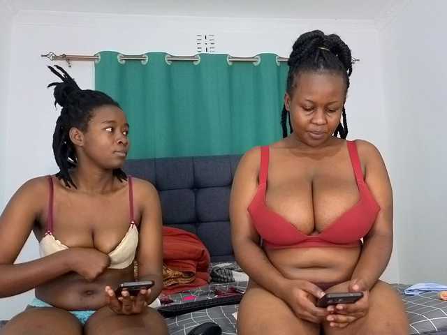 Pretty-Titties live webcam show
