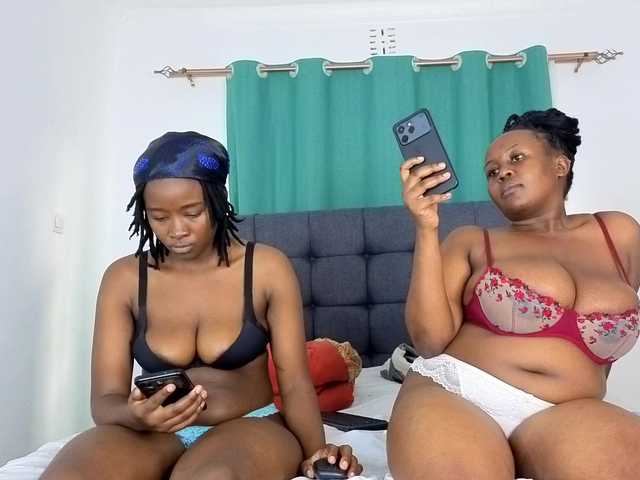 pretty-titties live sex show