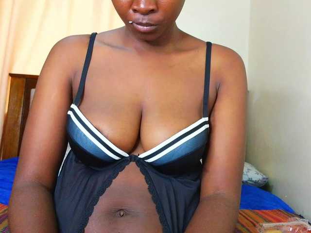 Pretty-Titties live cam preview