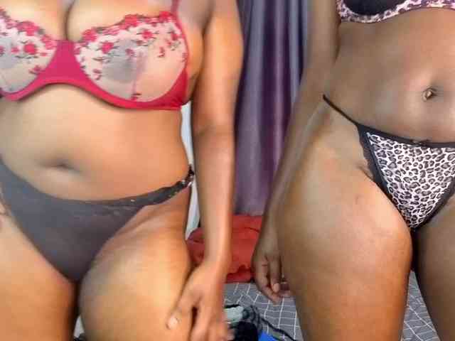 Pretty-Titties webcam