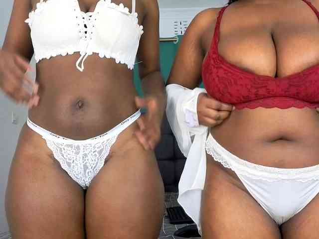 Pretty-Titties webcam