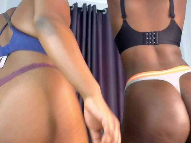 Pretty-Titties webcam