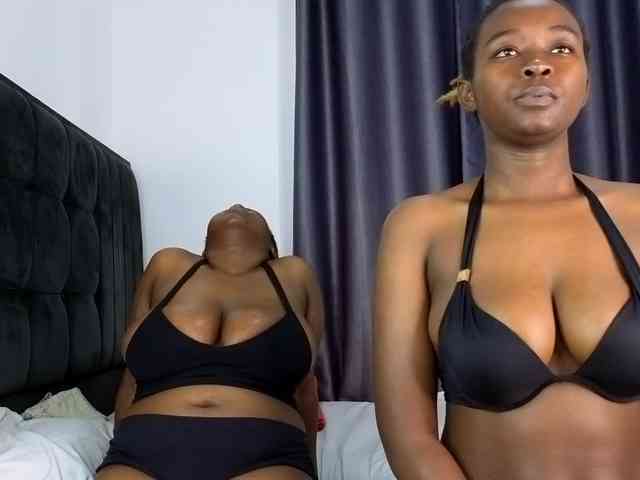 Pretty-Titties webcam