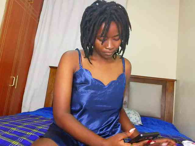 Pretty-Titties webcam