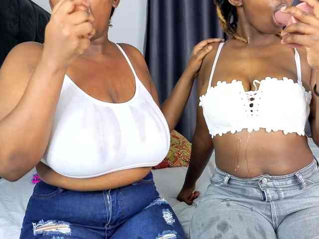 Pretty-Titties webcam