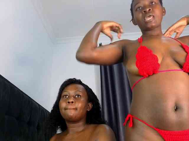 Pretty-Titties webcam