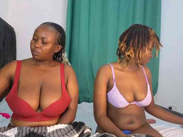 Pretty-Titties webcam