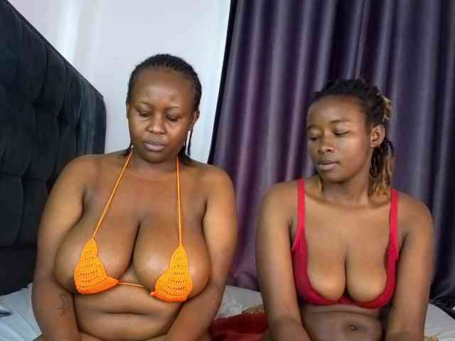 Pretty-Titties webcam