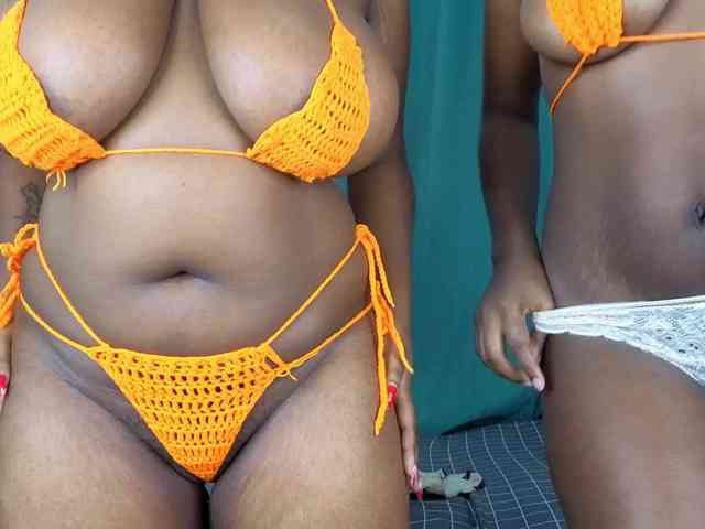 Pretty-Titties webcam