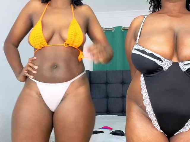 Pretty-Titties webcam