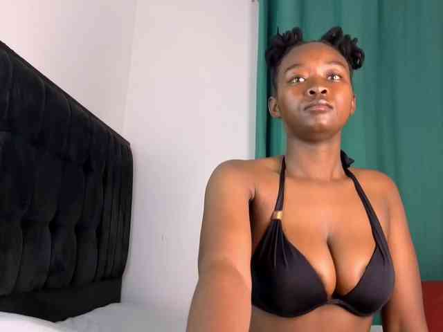 Pretty-Titties webcam