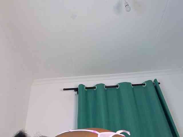 Pretty-Titties webcam