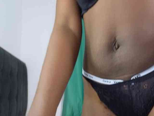 Pretty-Titties webcam