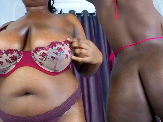 Pretty-Titties webcam