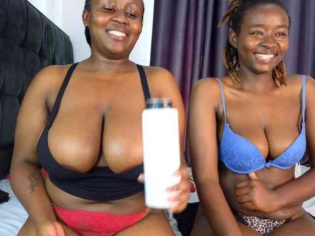 Pretty-Titties webcam