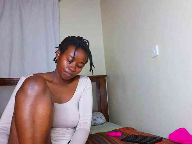 Pretty-Titties webcam