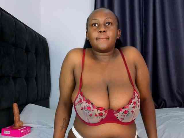 Pretty-Titties webcam