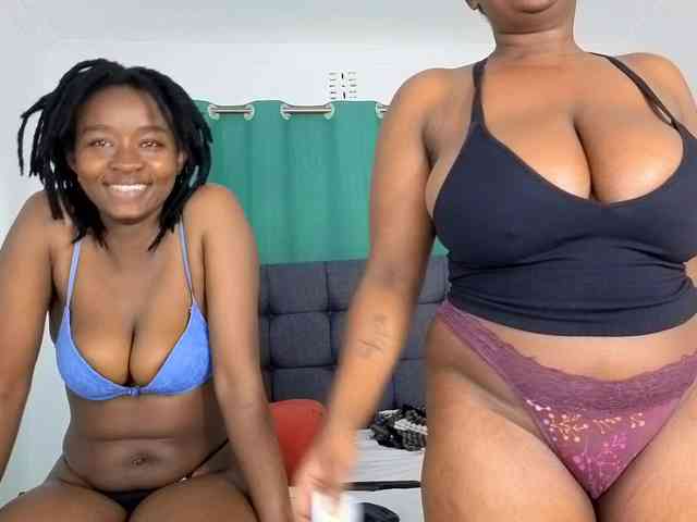 Pretty-Titties webcam