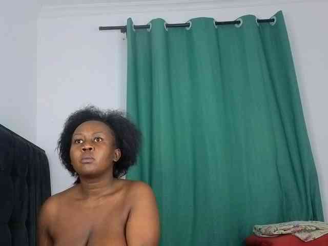 Pretty-Titties webcam