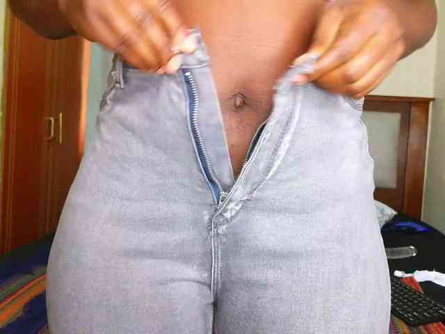 Pretty-Titties webcam