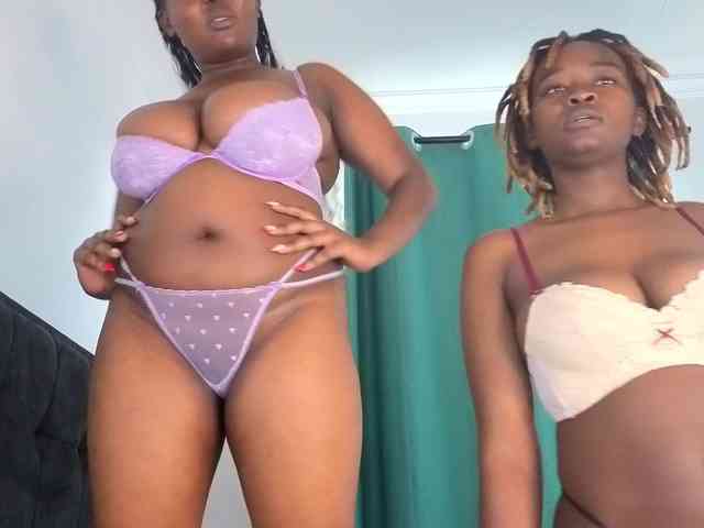 Pretty-Titties webcam