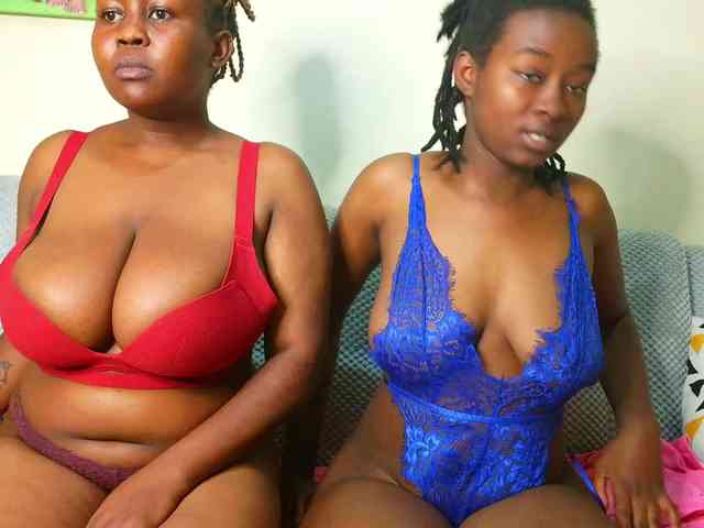 Pretty-Titties webcam