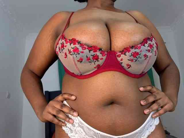 Pretty-Titties webcam