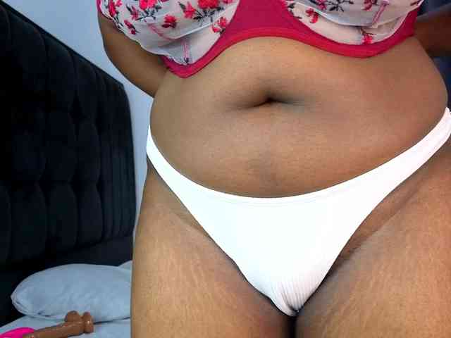 Pretty-Titties webcam