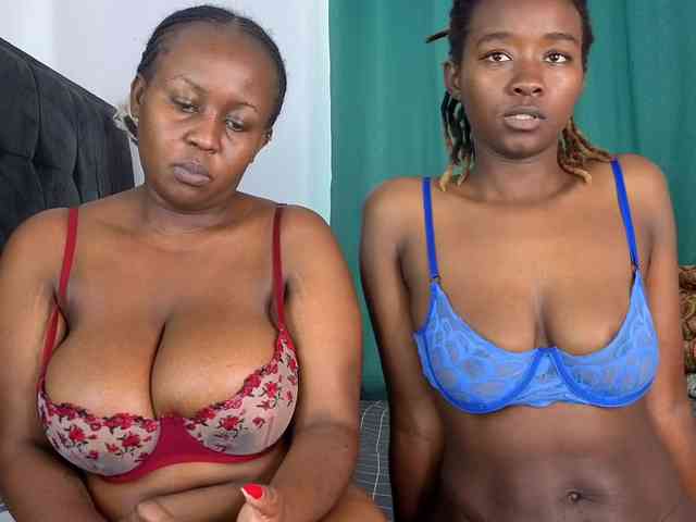 Pretty-Titties webcam