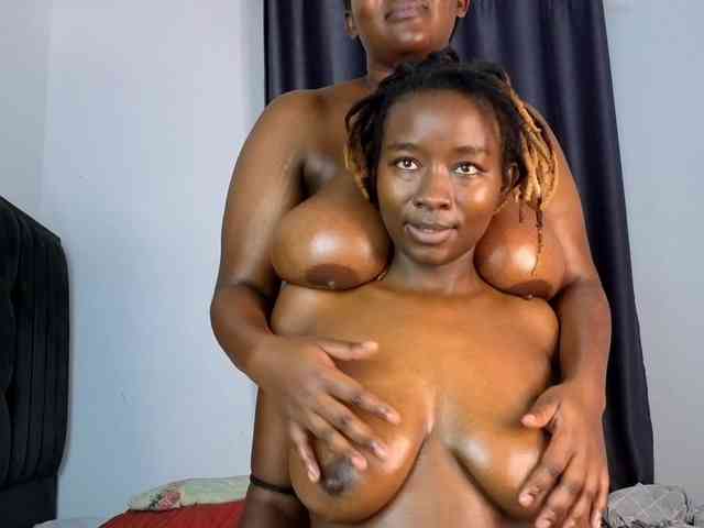 Pretty-Titties webcam