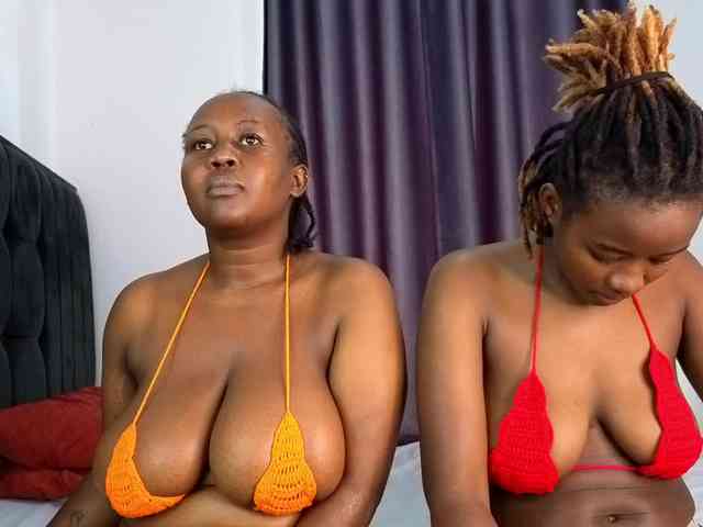 Pretty-Titties webcam