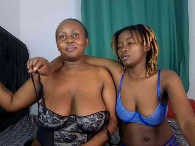 Pretty-Titties webcam