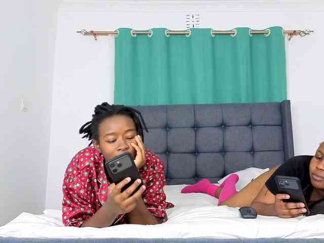 Pretty-Titties webcam