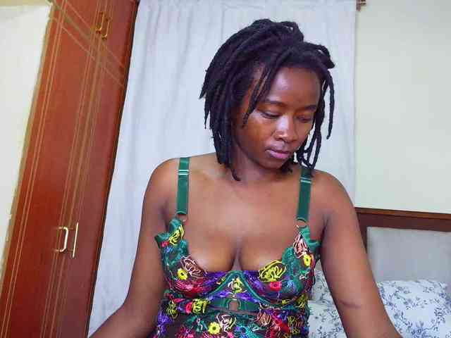 Pretty-Titties webcam