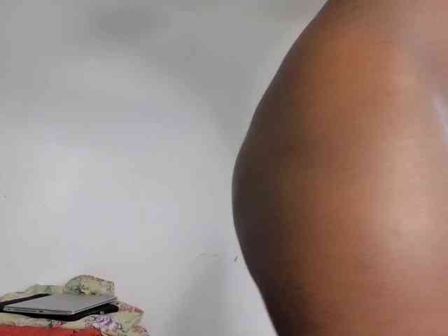 Pretty-Titties webcam