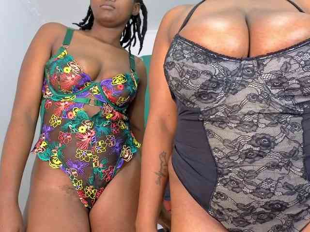 Pretty-Titties webcam
