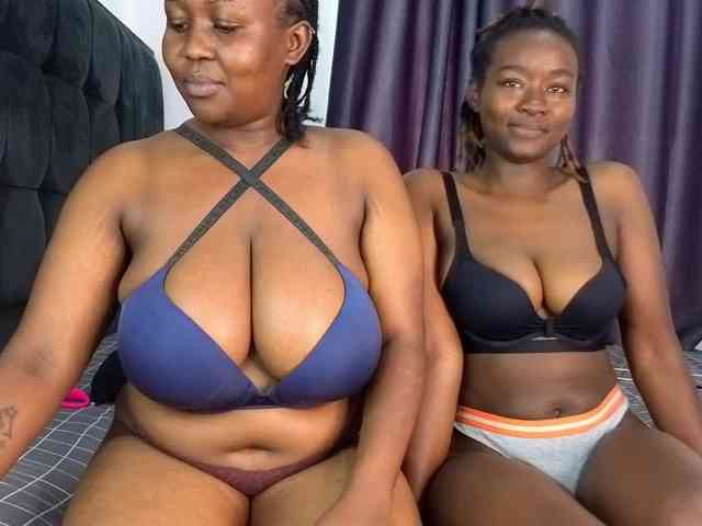 Pretty-Titties webcam