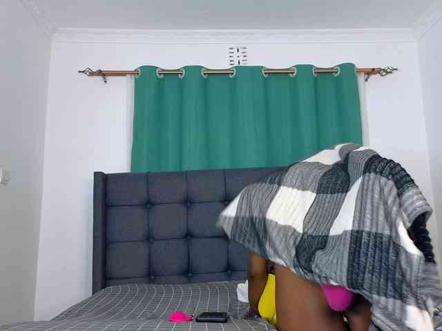 Pretty-Titties webcam