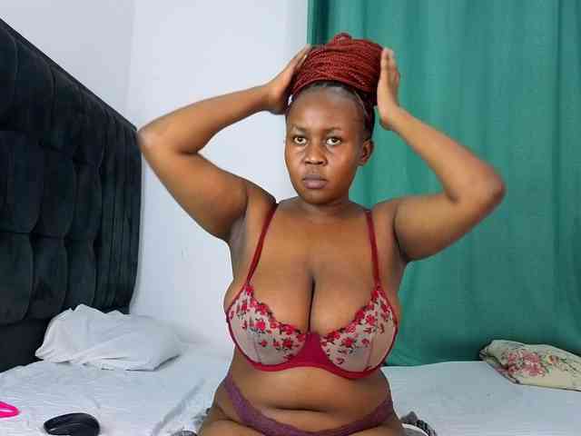 Pretty-Titties webcam