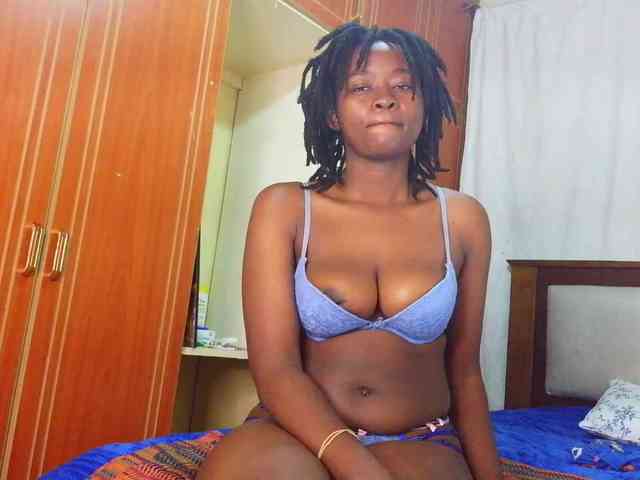 Pretty-Titties webcam