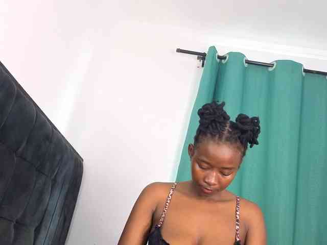 Pretty-Titties webcam