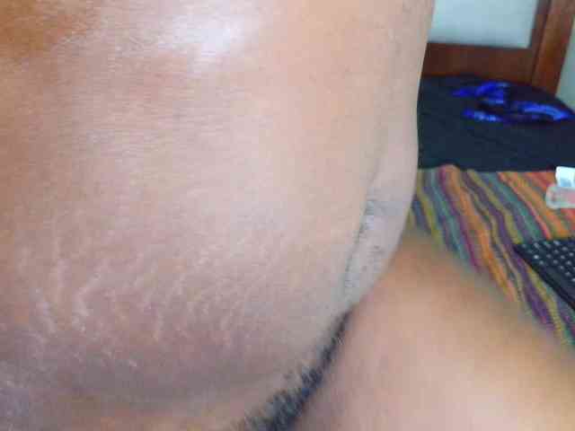 Pretty-Titties webcam