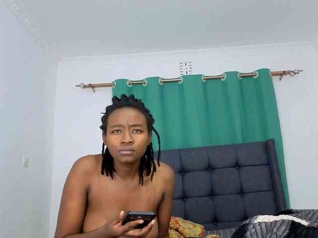 Pretty-Titties webcam