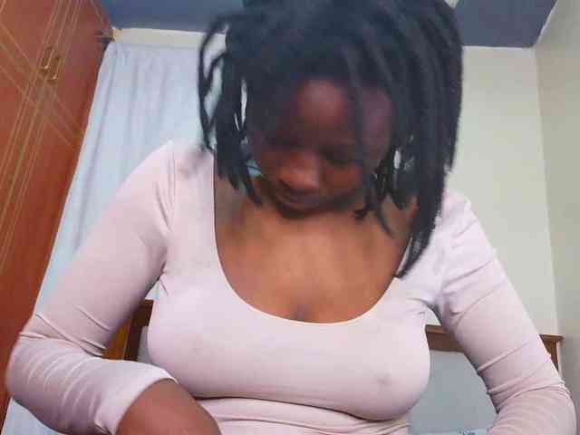 Pretty-Titties webcam